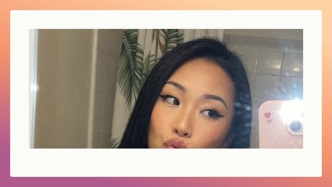 Curvy Asian body bathroom selfie