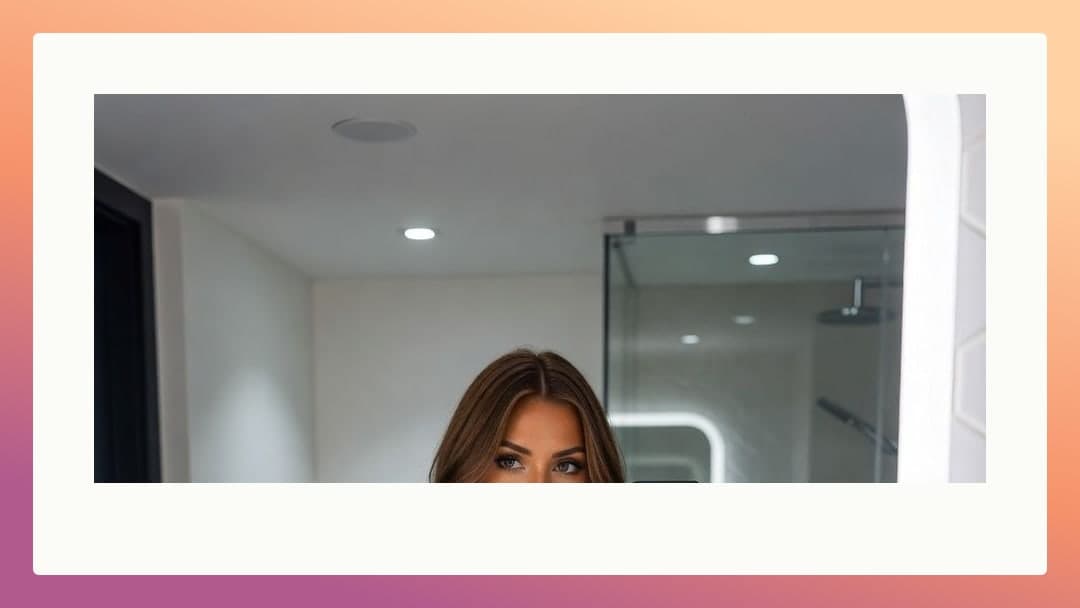 Blue eyes peek from bathroom
