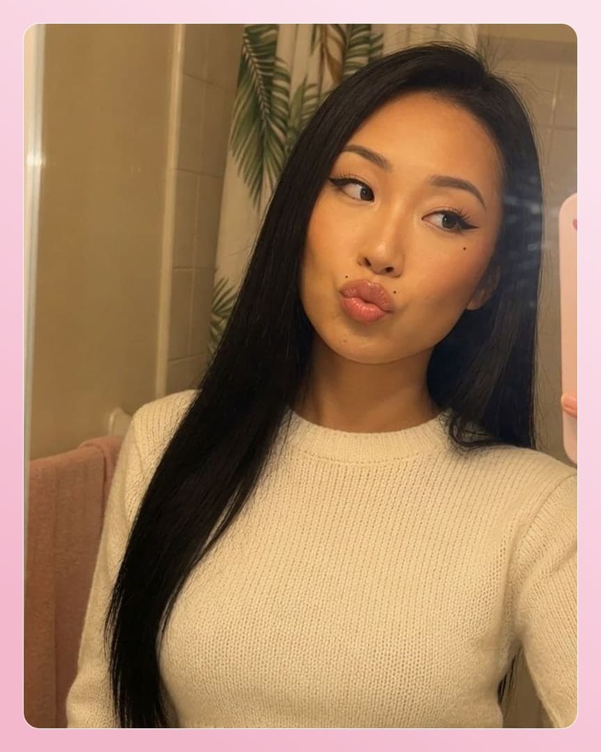 Curvy Asian cleavage bathroom selfie