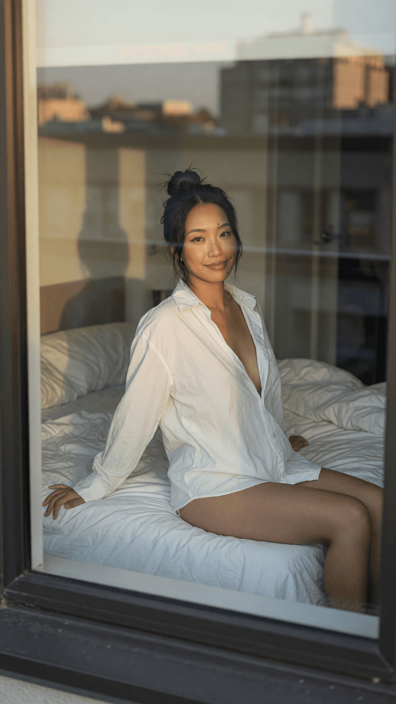 Curvy hips in open shirt